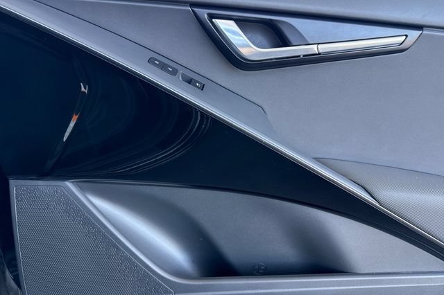 Certified 2024 Kia Niro Wind FWD image 23