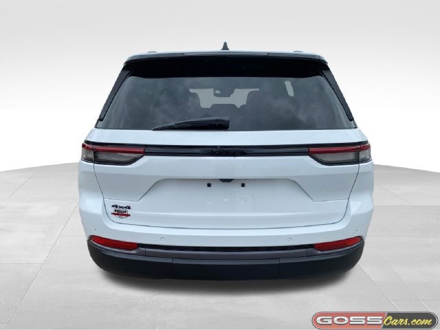 New 2026 Jeep Grand Cherokee Altitude AWD/4WD image 4