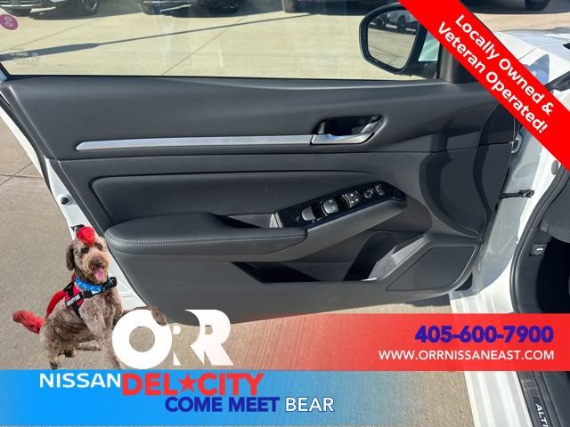 New 2025 Nissan Altima 2.5 SL FWD image 16