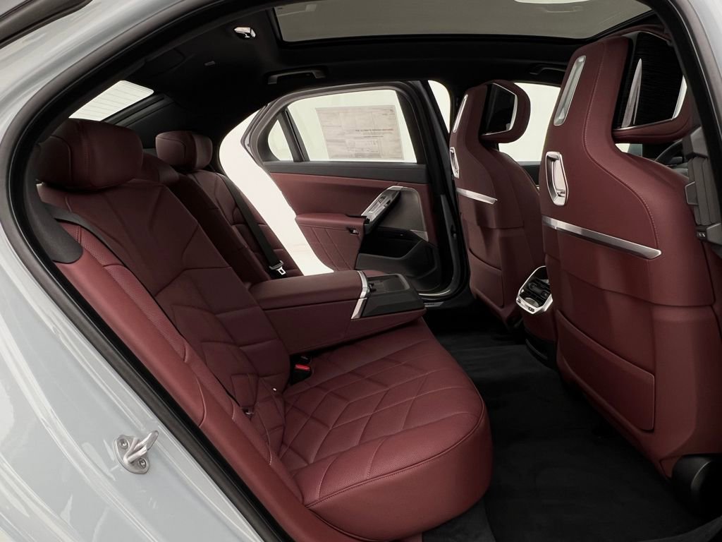 New 2026 BMW 740i xDrive w/ Premium Package image 14