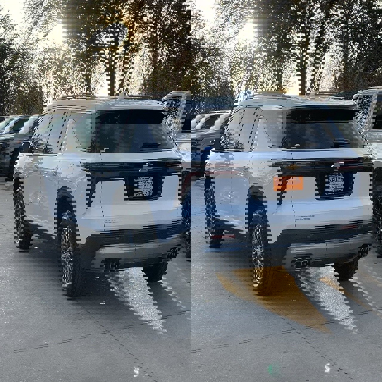 Used 2025 Chevrolet Traverse LT image 4