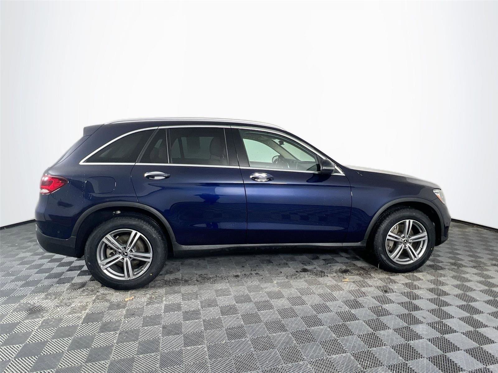 Used 2022 Mercedes-Benz GLC 300 4MATIC image 7