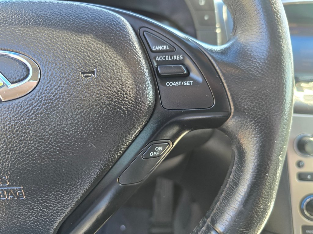 Used 2015 INFINITI Q40 w/ Moonroof Package RWD image 8