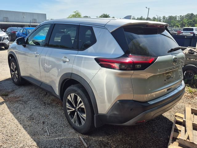Used 2021 Nissan Rogue SV image 2
