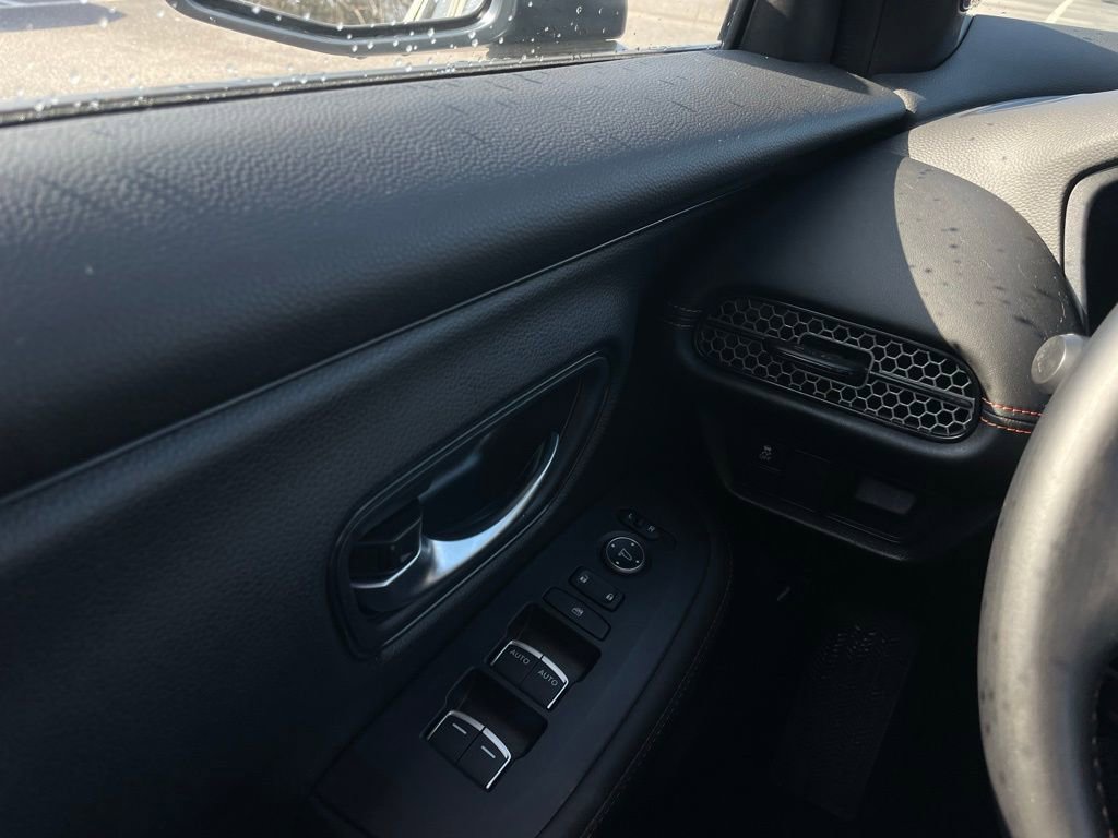 Certified 2025 Honda HR-V Sport image 22