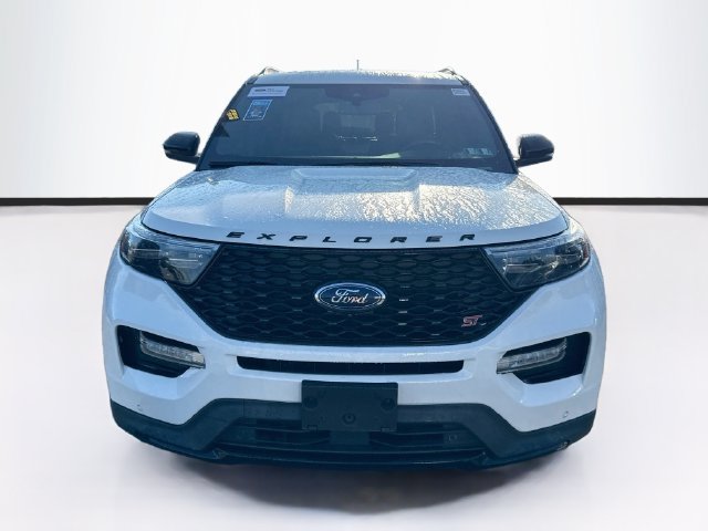 Certified 2022 Ford Explorer ST w/ Equipment Group 401A AWD/4WD image 3