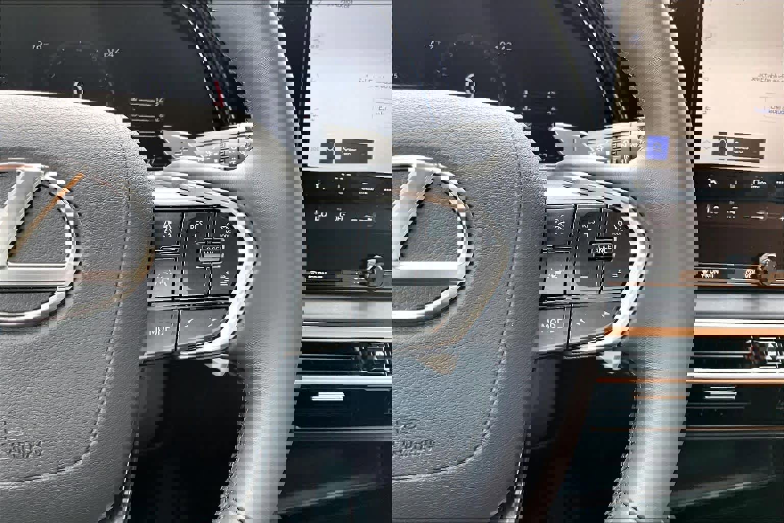 Used 2025 Lexus RX 350 FWD w/ Technology Package image 23