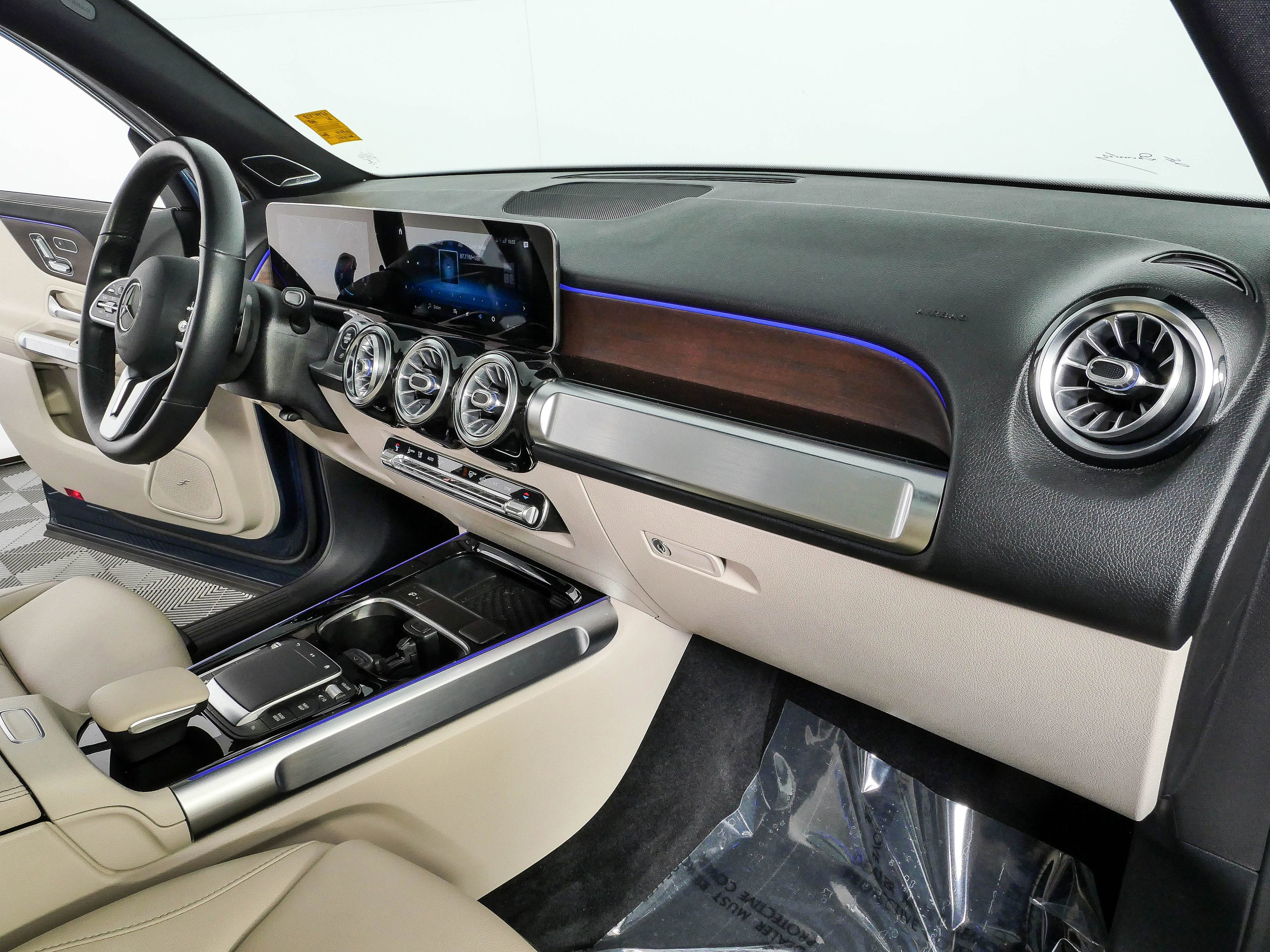 Used 2021 Mercedes-Benz GLB 250 4MATIC image 22