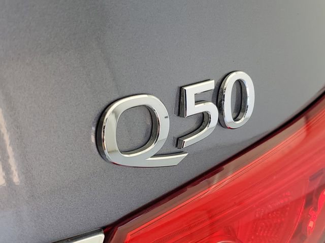 Used 2016 INFINITI Q50 Premium w/ Driver Assistance Package RWD image 9