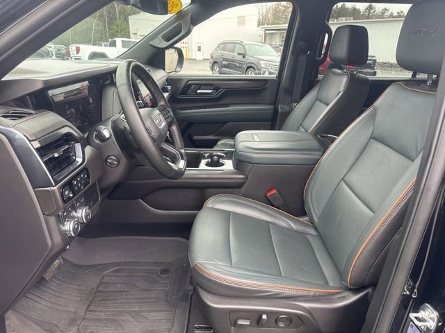 Used 2025 GMC Yukon XL AT4 AWD/4WD image 11
