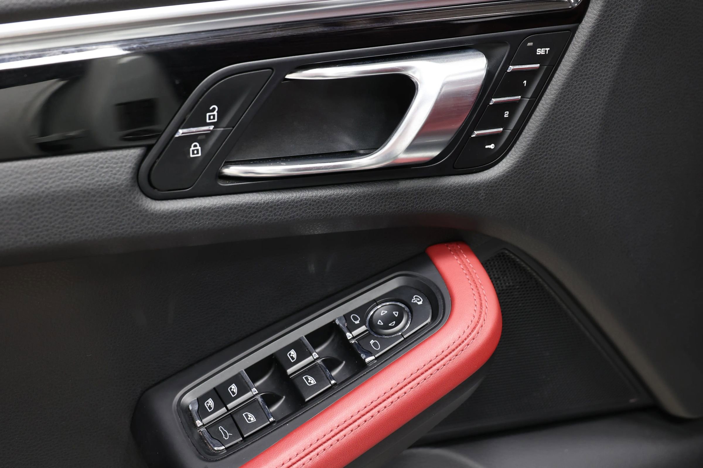 Used 2022 Porsche Macan image 10