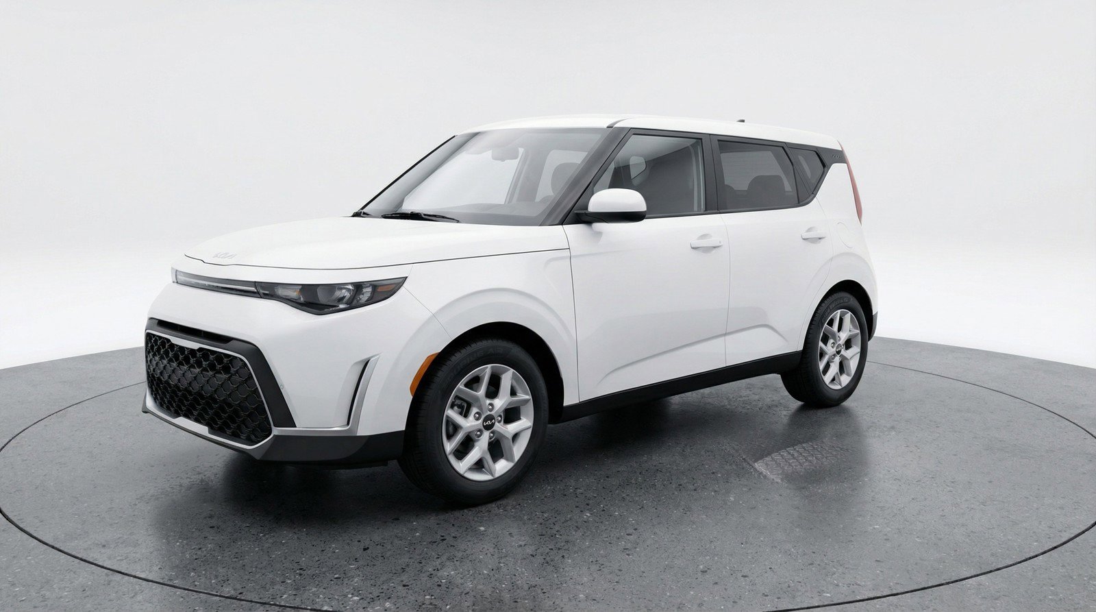 Used 2025 Kia Soul LX w/ LX Technology Package image 2