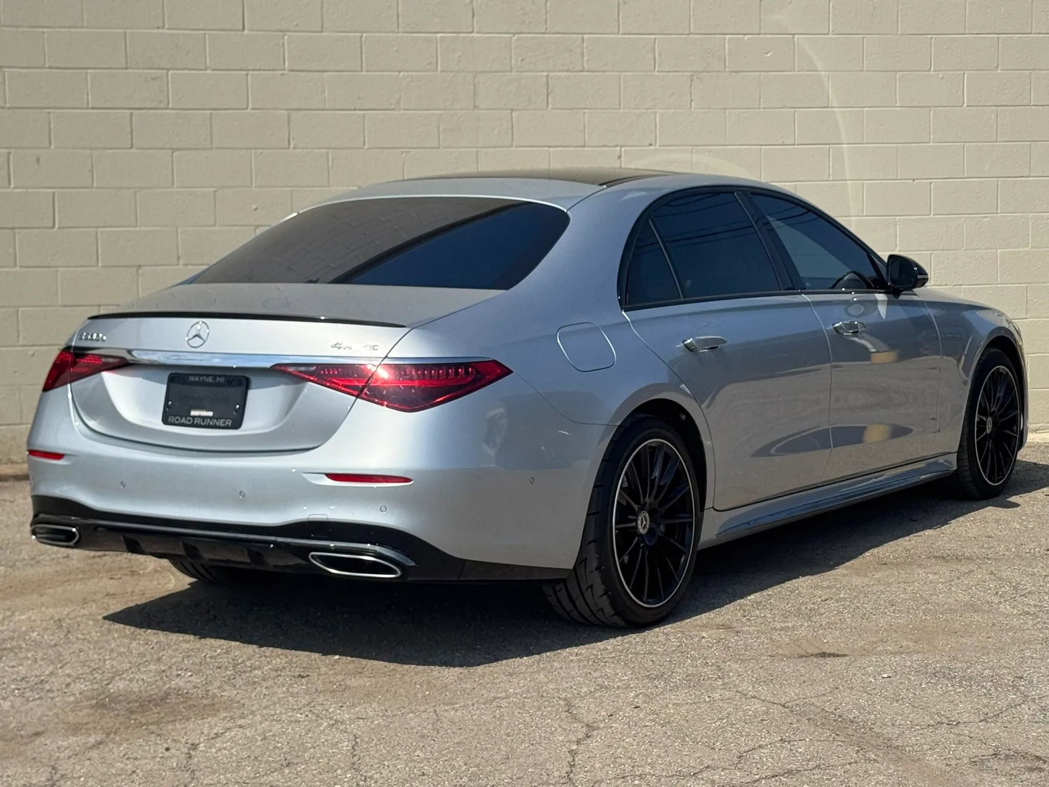 Used 2023 Mercedes-Benz S 580e 4MATIC Sedan w/ AMG Line image 8