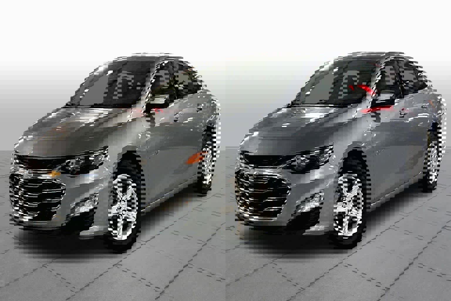 Used 2023 Chevrolet Malibu LT image 2