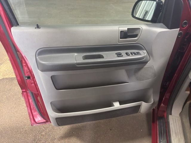 Used 2005 Ford Freestar SEL FWD image 25
