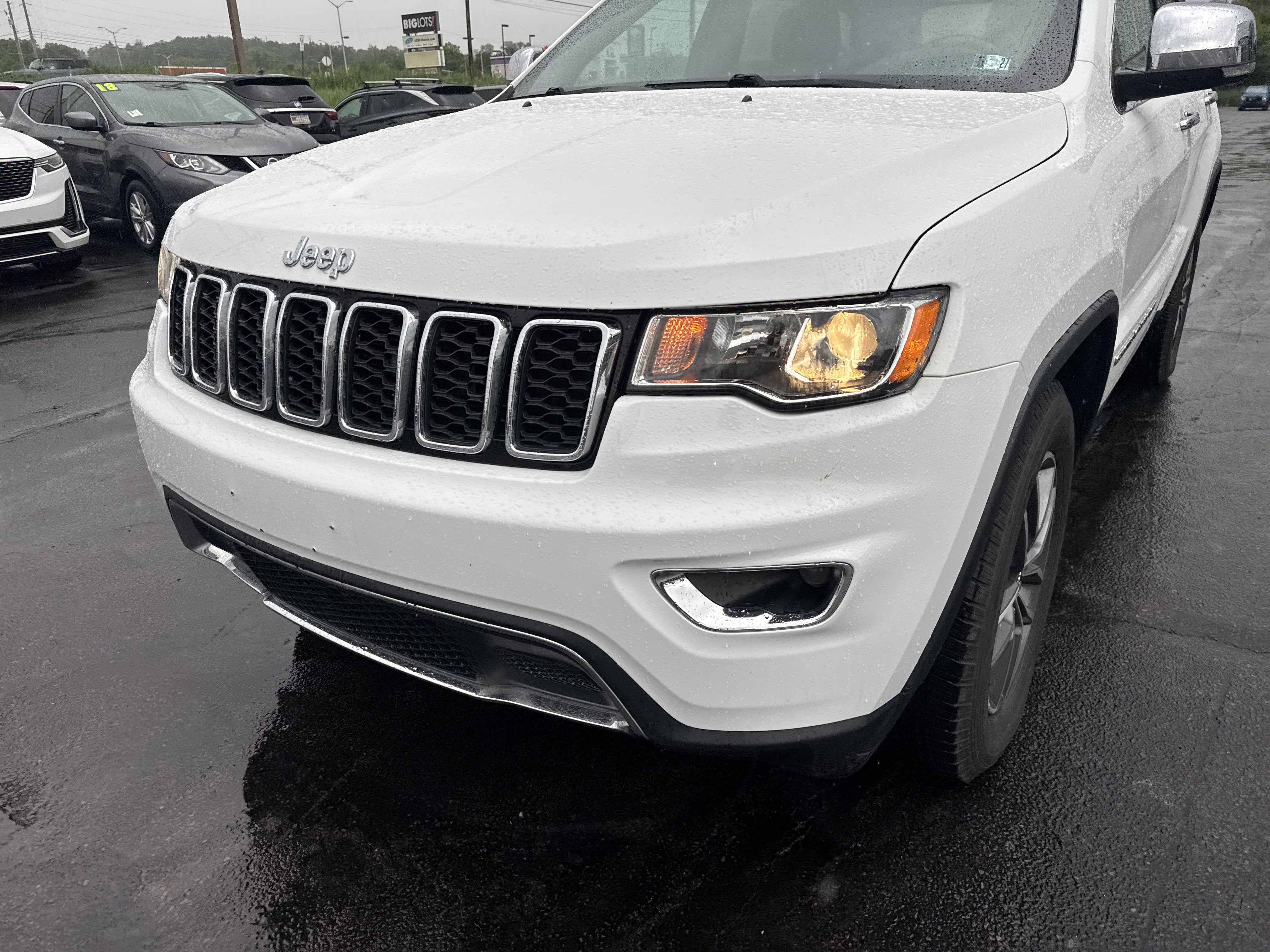 Used 2018 Jeep Grand Cherokee Limited AWD/4WD image 10