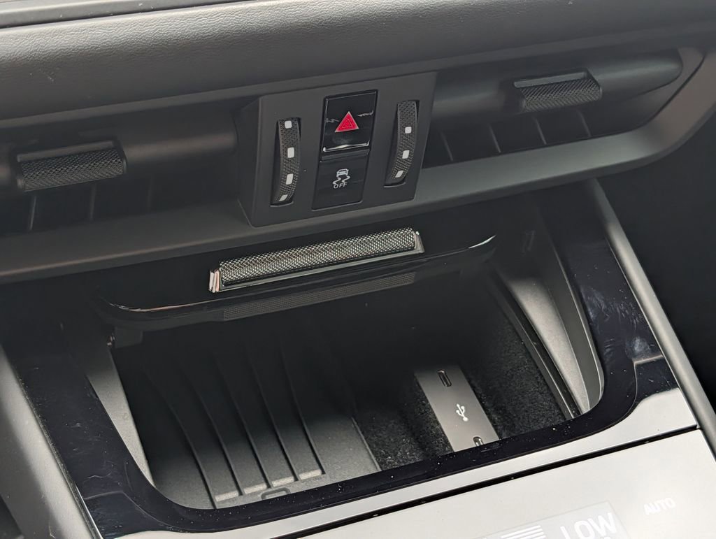 Certified 2025 Porsche Cayenne GTS image 25