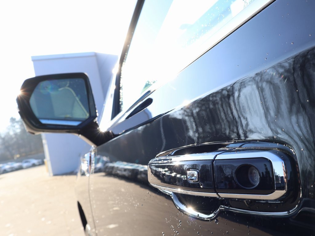 New 2026 GMC Yukon Elevation image 11