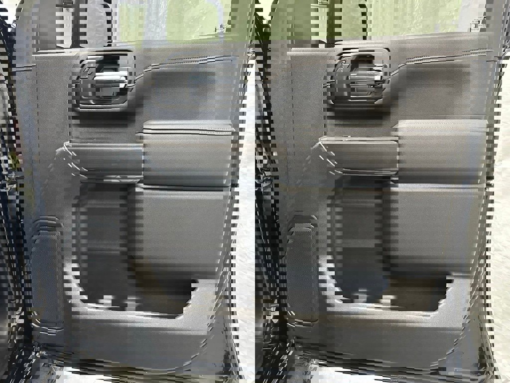 Used 2022 GMC Sierra 2500 AT4 image 56