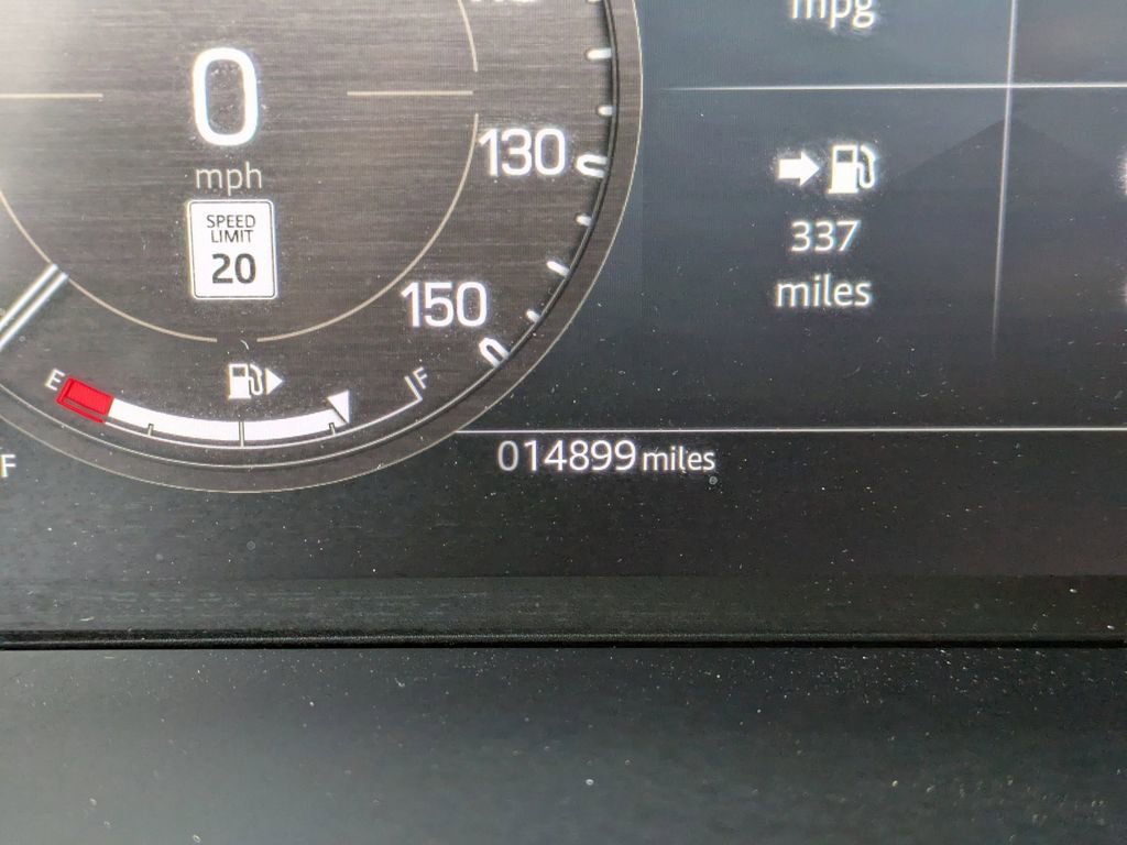 Used 2025 Land Rover Defender 110 S image 31