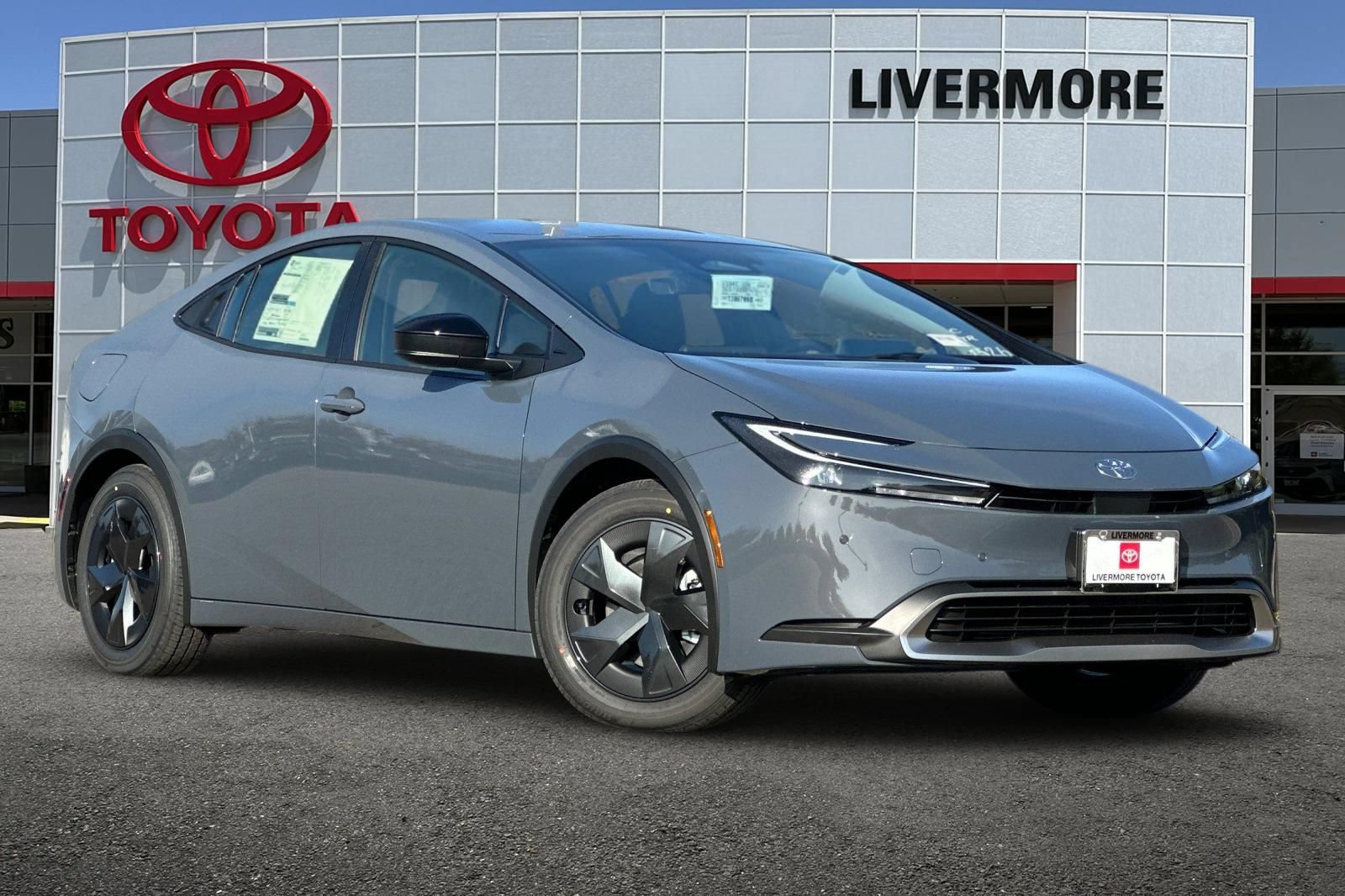 New 2026 Toyota Prius Plug-In Hybrid FWD image 2