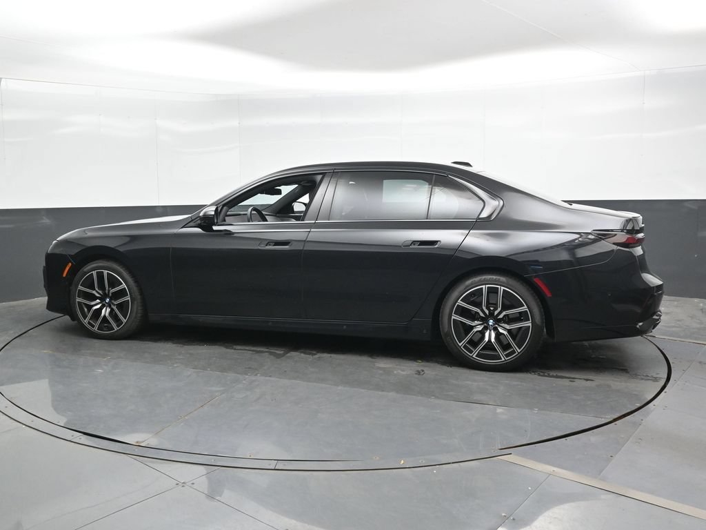 Used 2024 BMW 760i xDrive w/ Executive Package AWD/4WD image 9