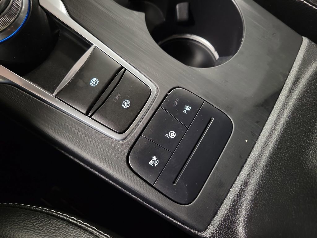 Used 2020 Ford Escape Titanium image 15