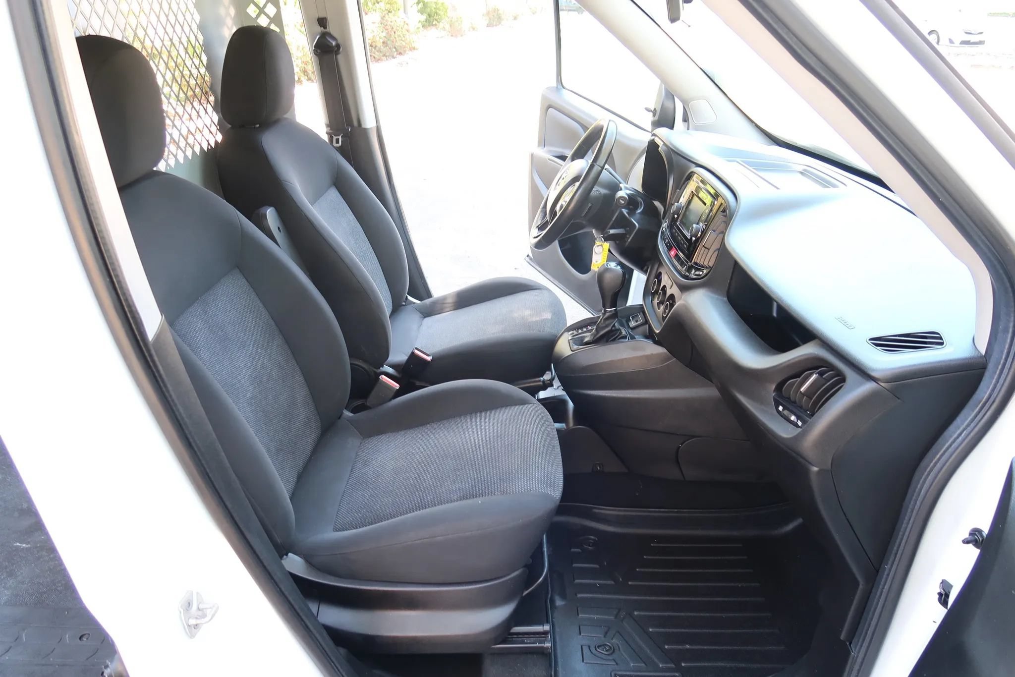 Used 2016 RAM ProMaster City Tradesman FWD image 13