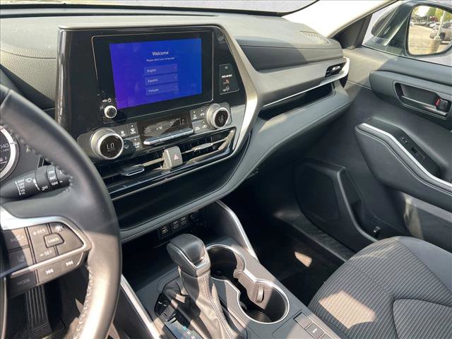 Certified 2025 Toyota Highlander LE image 17