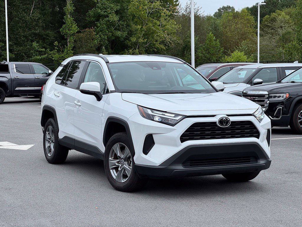 Used 2025 Toyota RAV4 XLE FWD image 38