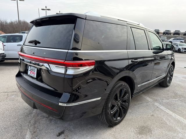 Used 2024 Lincoln Navigator Reserve w/ Monochromatic Package AWD/4WD image 7
