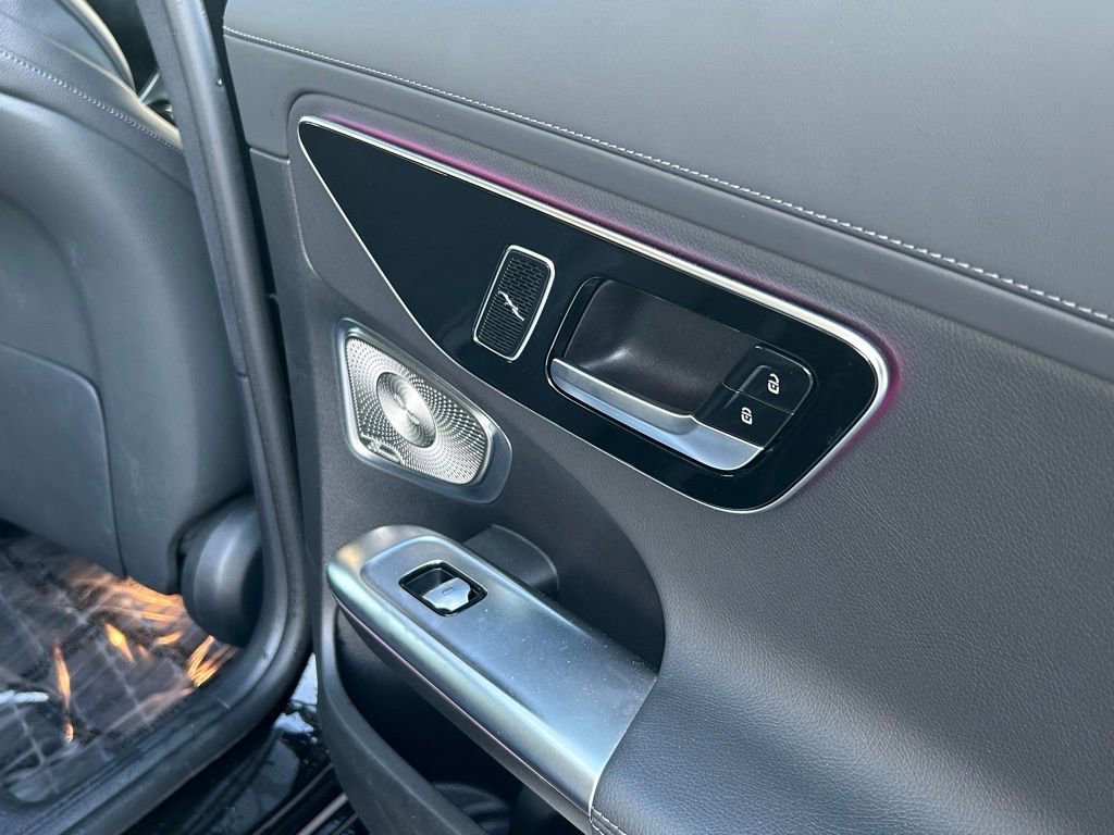 Used 2025 Mercedes-Benz C 300 4MATIC Sedan image 41