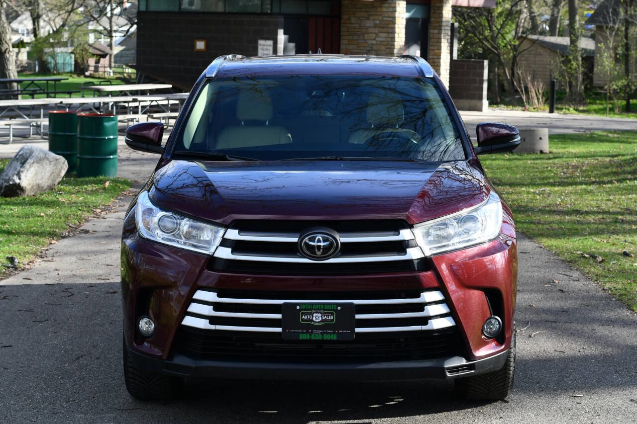 Used 2018 Toyota Highlander XLE image 2