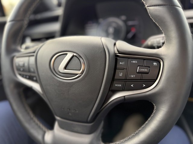 Used 2021 Lexus UX 250h w/ Luxury Package image 17