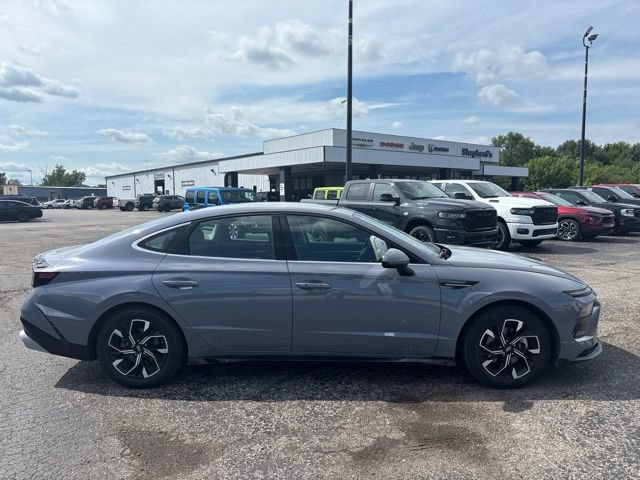 Used 2025 Hyundai Sonata SEL FWD image 6