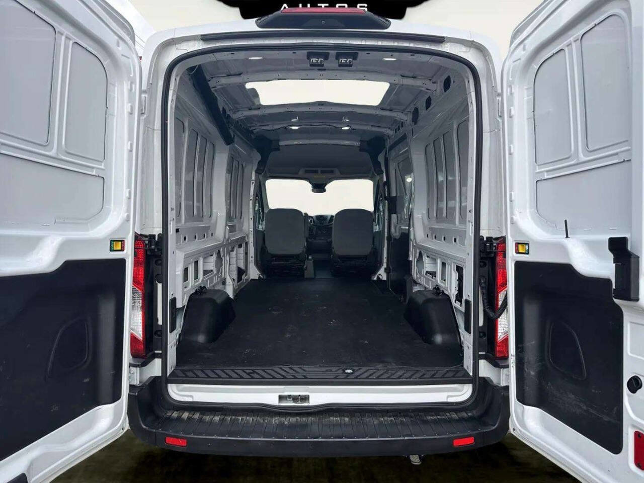 Used 2019 Ford Transit 250 148 Medium Roof RWD image 12