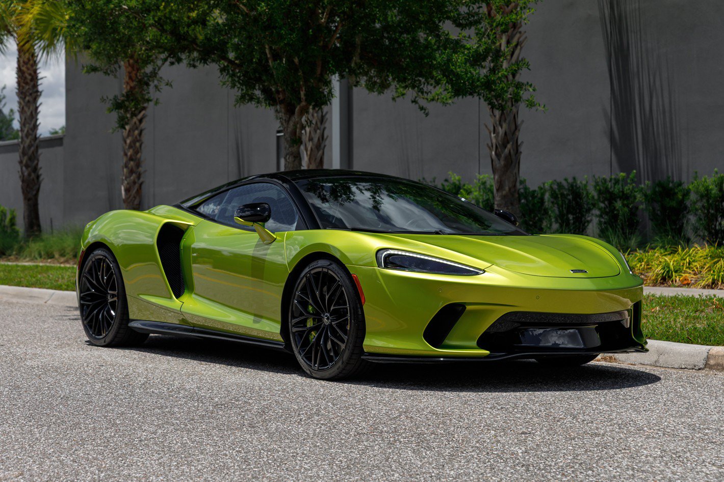 Used 2023 McLaren GT RWD image 6