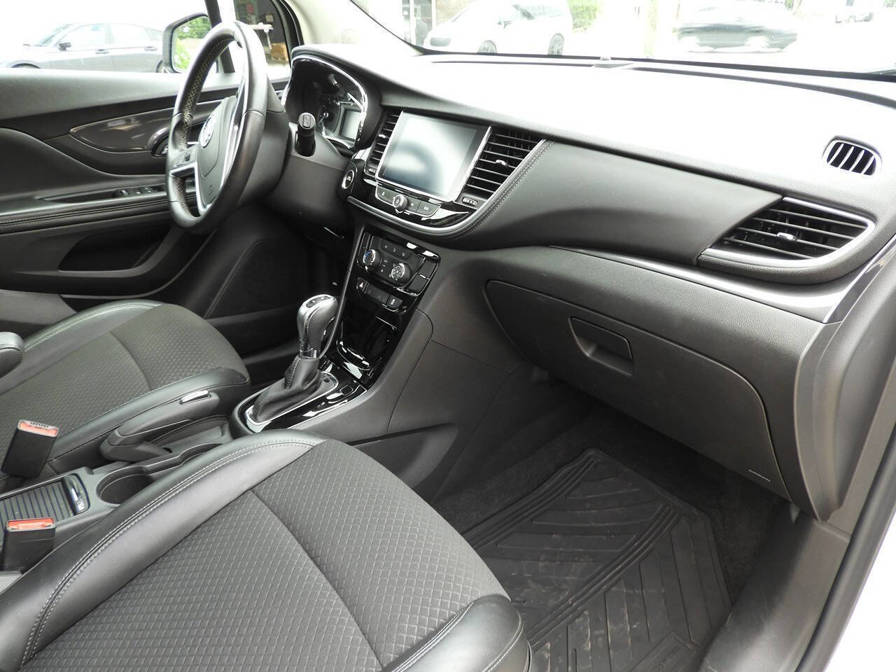 Used 2021 Buick Encore Preferred AWD/4WD image 33