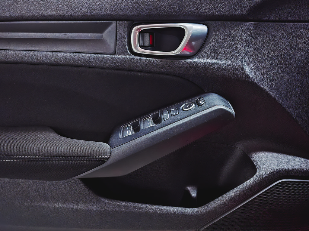 Used 2023 Honda Civic Sport image 17