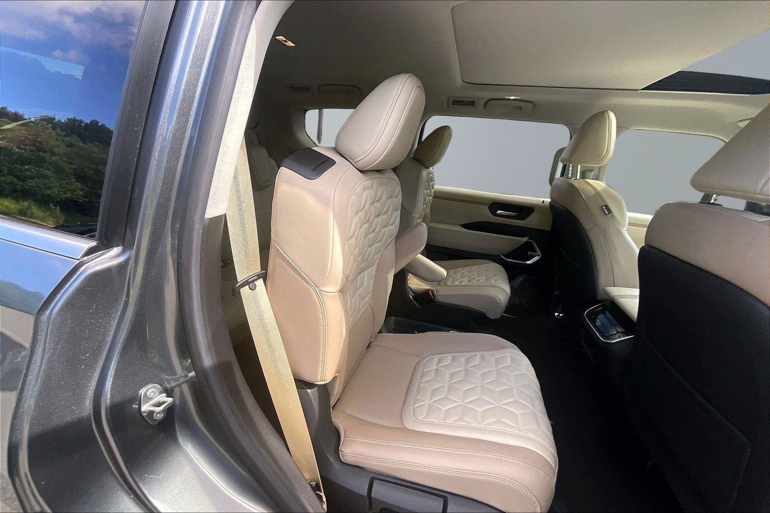 Certified 2025 Nissan Armada Platinum Reserve AWD/4WD image 27