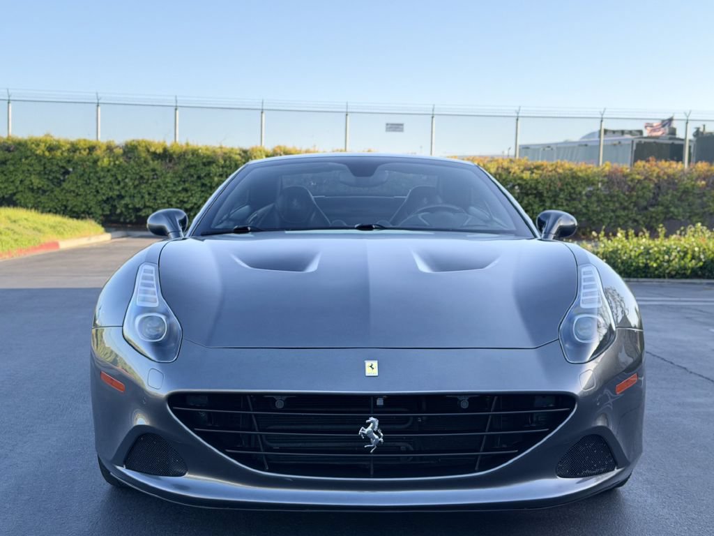 Used 2016 Ferrari California T RWD image 2