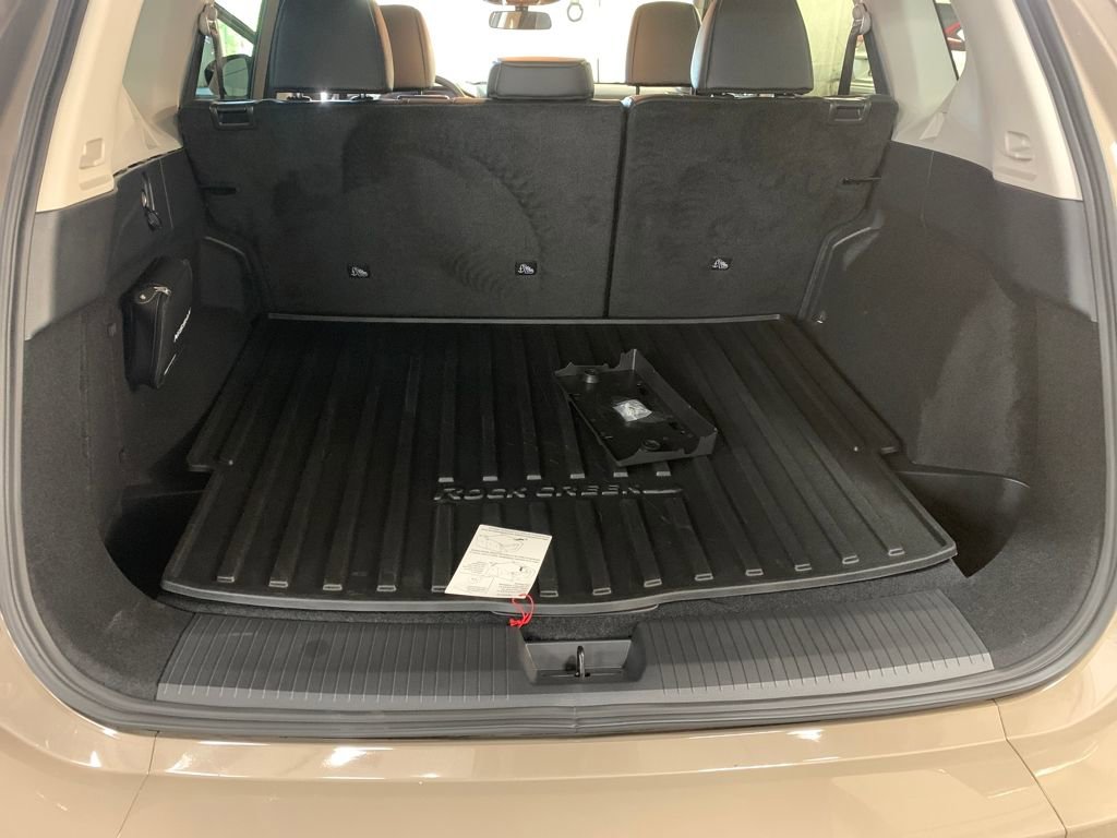 Certified 2025 Nissan Rogue SV image 27