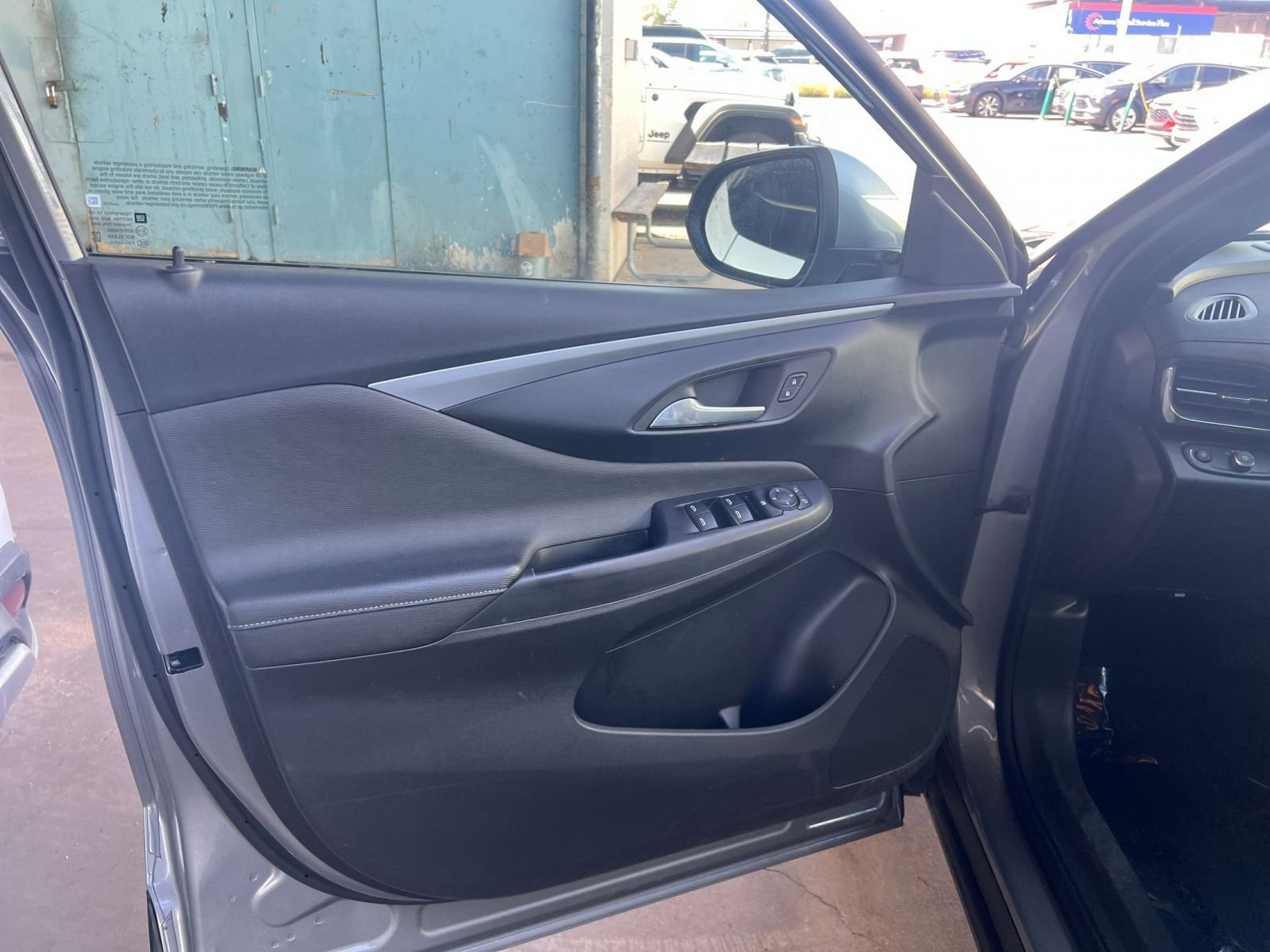 Used 2025 Buick Envista Preferred image 18