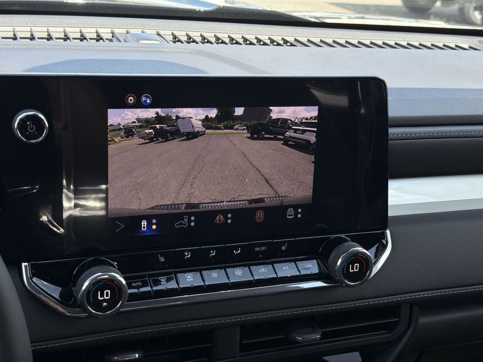 New 2026 Chevrolet Colorado LT w/ LT Convenience Package AWD/4WD image 19