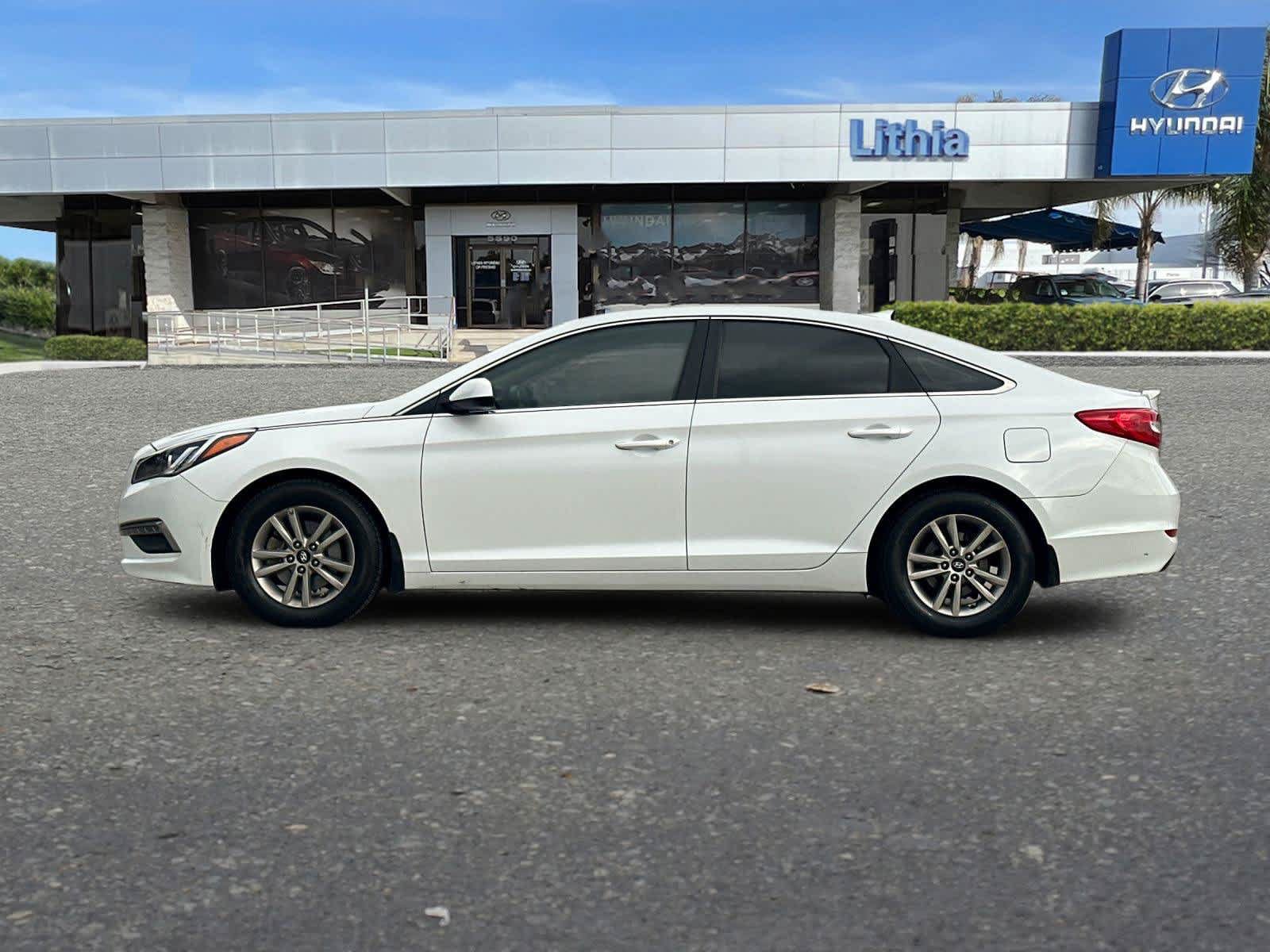 Used 2015 Hyundai Sonata SE w/ Option Group 09 FWD image 6