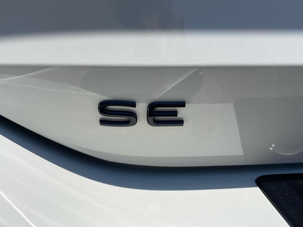 New 2026 Volkswagen Tiguan SE R-Line FWD image 24