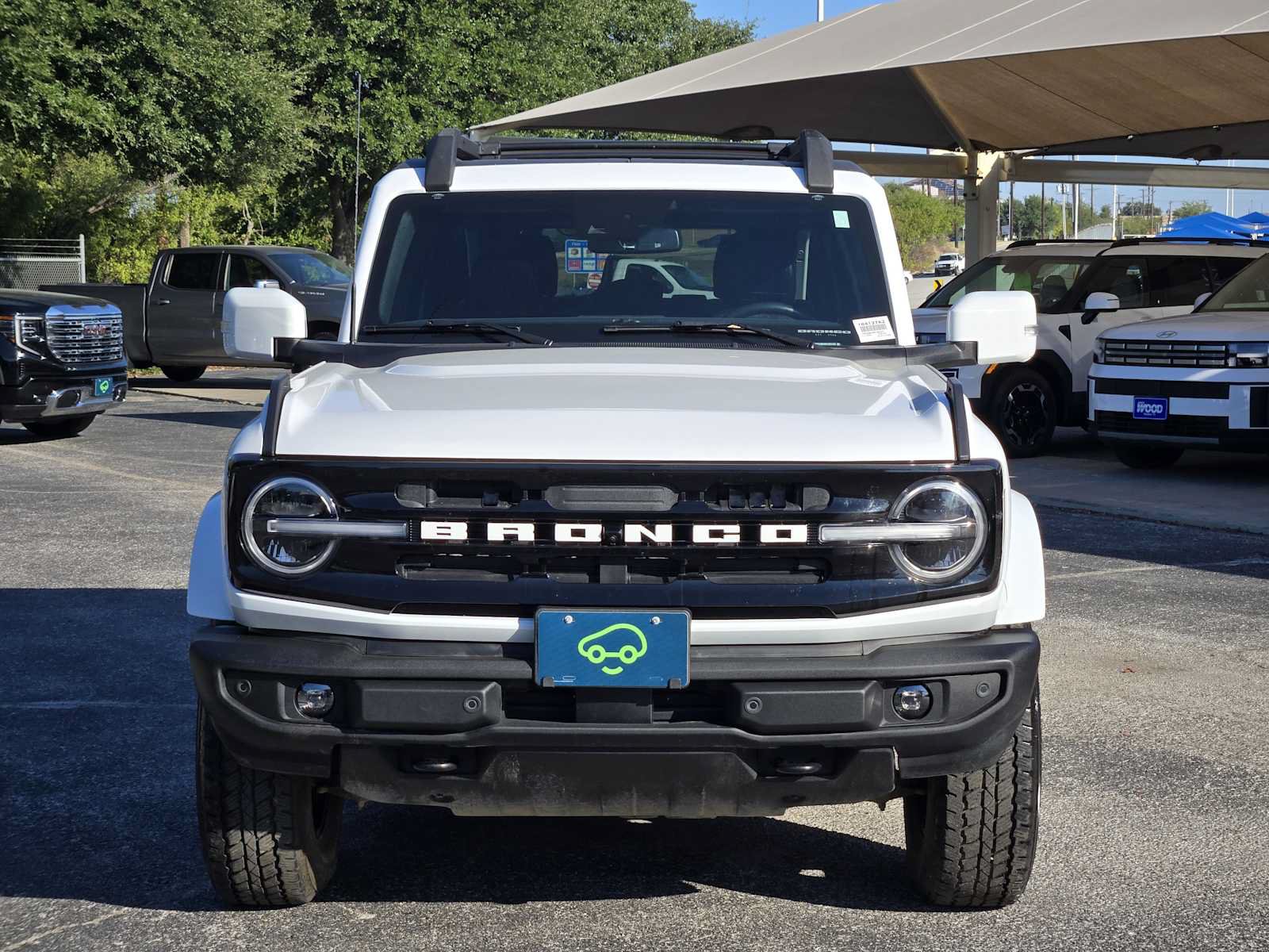 Used 2024 Ford Bronco Outer Banks AWD/4WD image 2