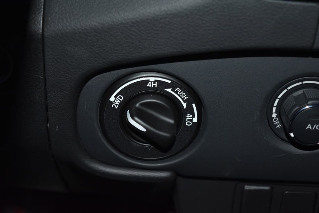 Certified 2024 Nissan Frontier SV w/ Technology Package image 11