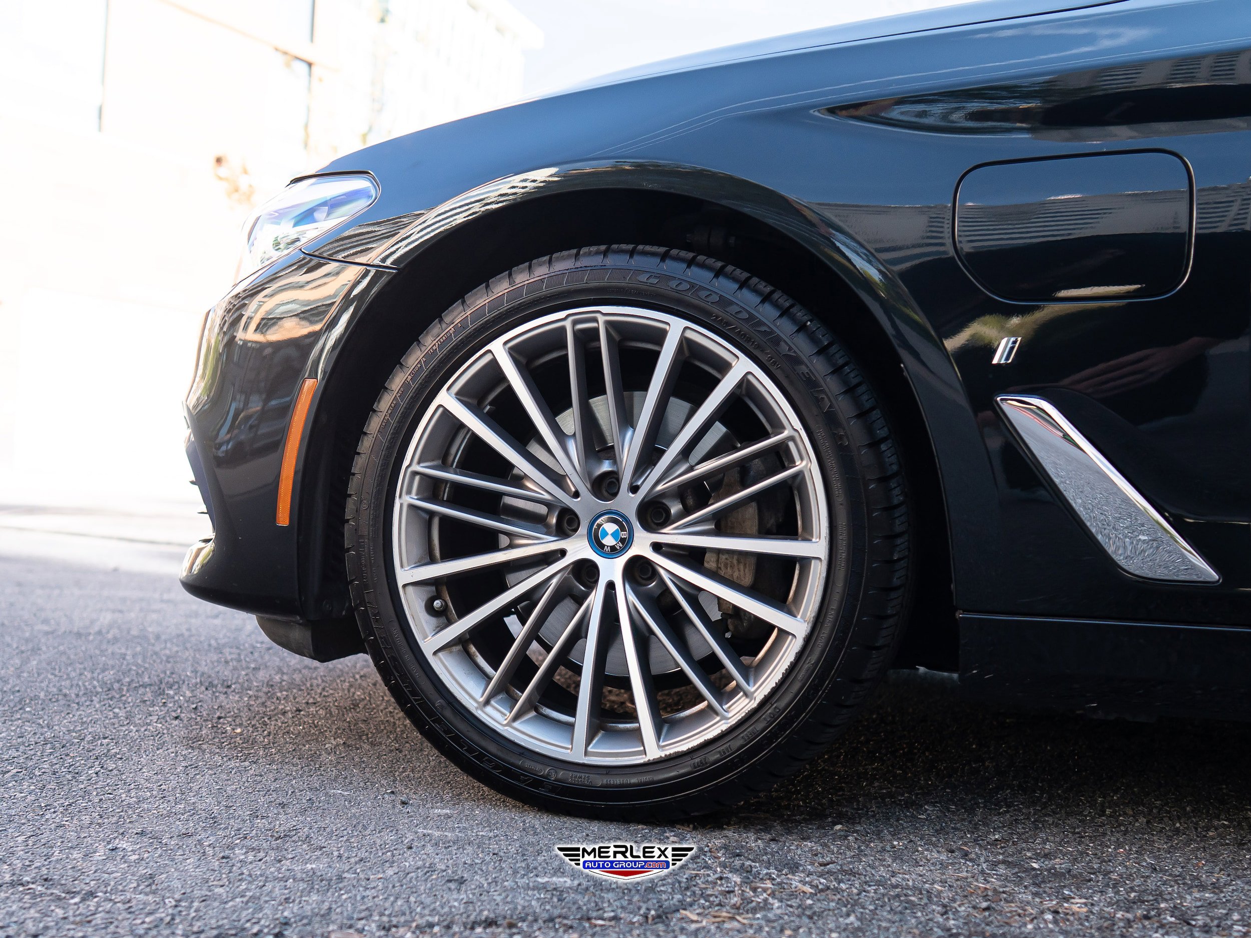 Used 2019 BMW 530e xDrive w/ Convenience Package AWD/4WD image 10