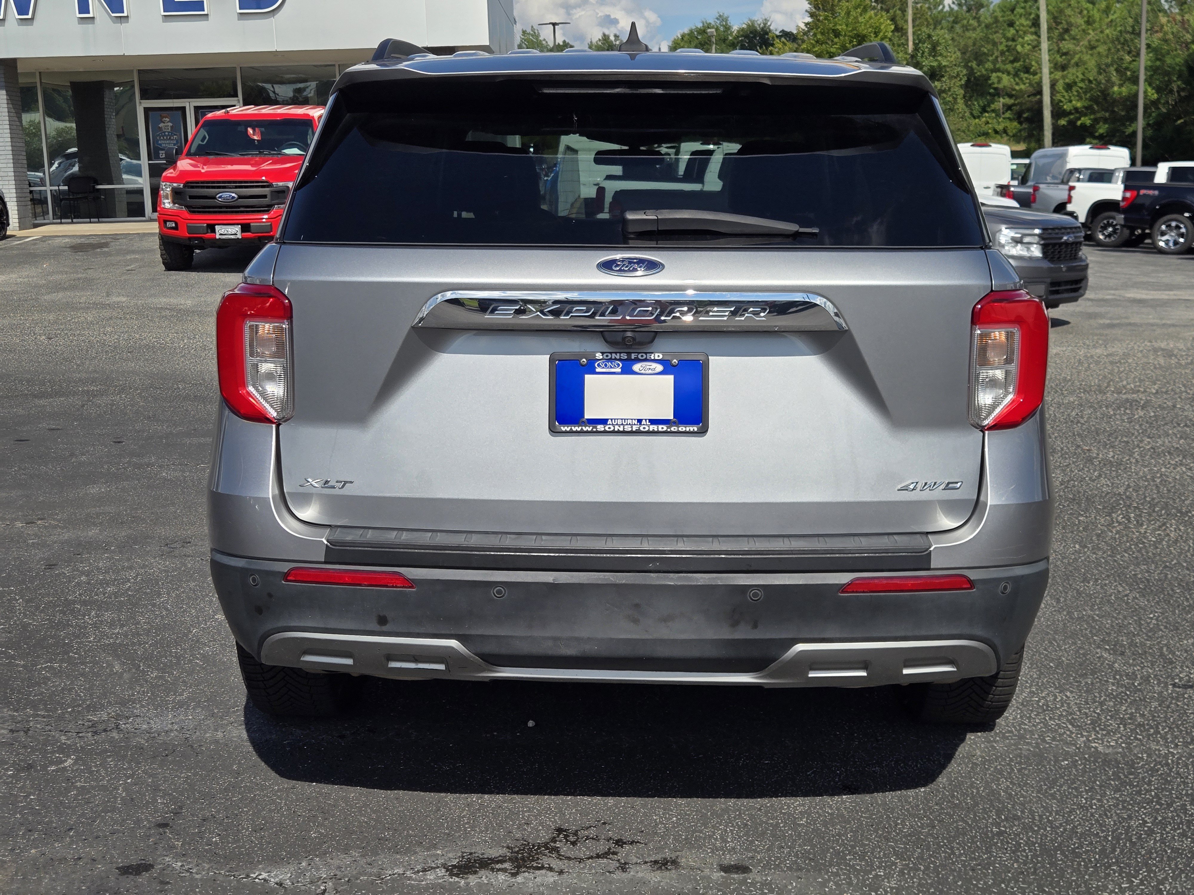 Certified 2023 Ford Explorer XLT w/ Equipment Group 202A AWD/4WD image 8